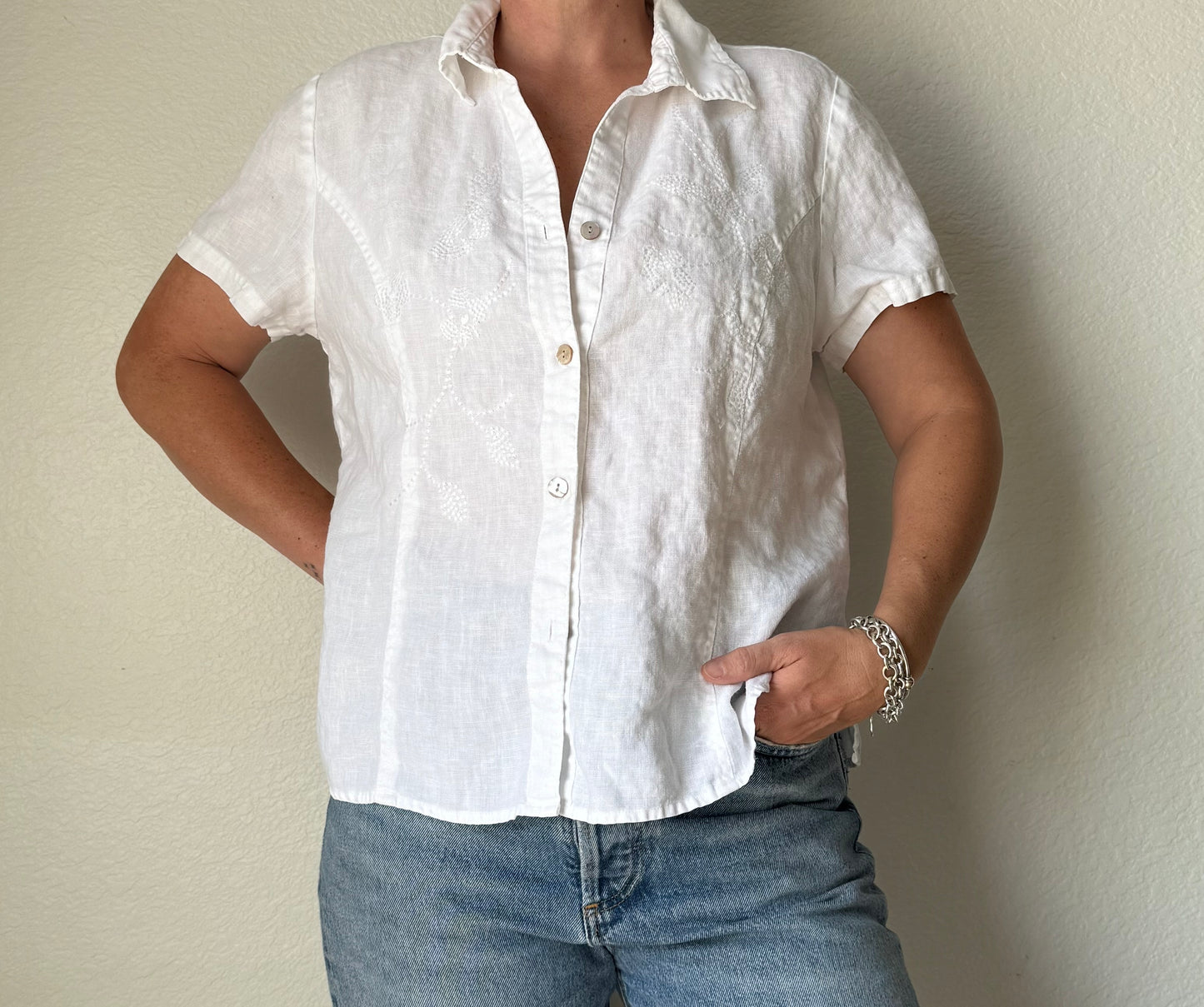 Vintage The Territory Ahead 100% Linen Embroidered Tee